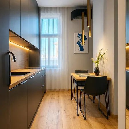 Comfort In Muted Tones - Vivien Character & Atmosphere Daire
